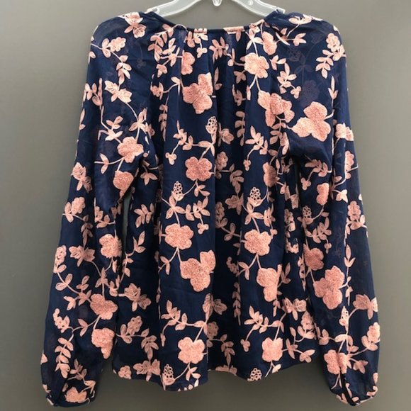 NEW Sunday in Brooklyn embroidered top navy/rose! - Picture 4 of 5